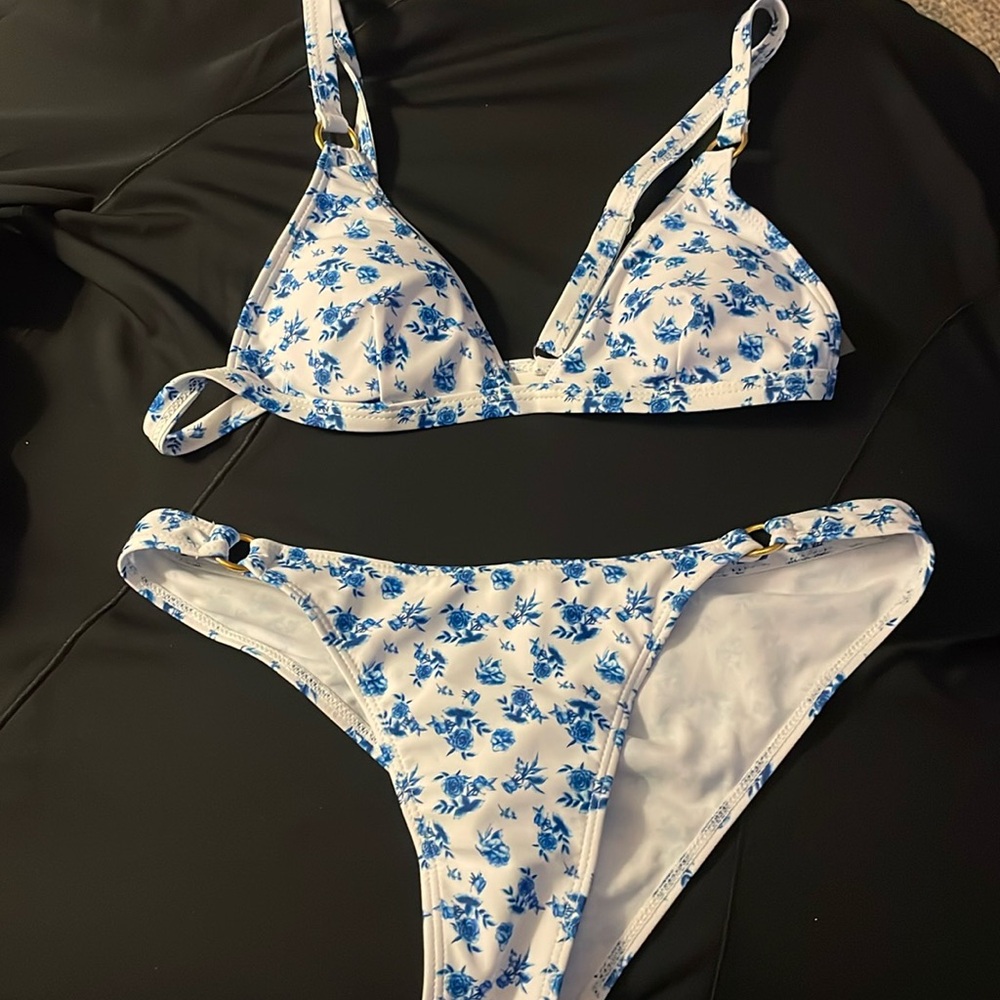 FashionCoquette Size S Blue Floral Never worn Bikini